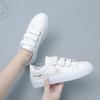 Женские белые туфли, смешанная партия, новые осенние резиновые женские повседневные кроссовки из искусственной кожи с мягкой подошвой на липучке