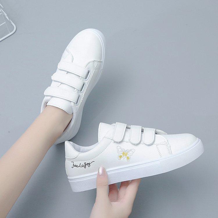 Женские белые туфли, смешанная партия, новые осенние резиновые женские повседневные кроссовки из искусственной кожи с мягкой подошвой на липучке