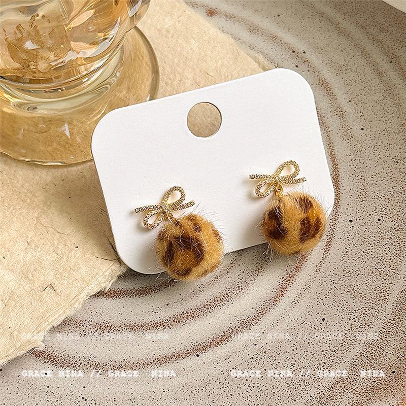 2024 Luxe Leopard Print Fur Ball Bow Earrings