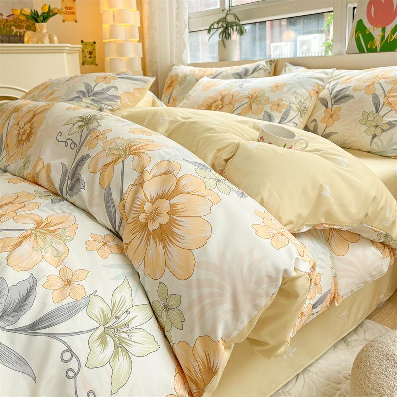 Комплект из четырех предметов из чистого хлопка с небольшим свежим цветочным рисунком, простыня для общежития, комплект из трех предметов постельного белья