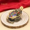 Brass Toad Figurine Vintage 3-Legged Golden Toad Model Mini Rhinestone Frog Metal Statue Animal Sculpture Feng Shui Desktop Decoration Ornament