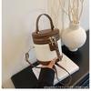 2025 New Trendy Contrast Bucket Bag Niche Design Crossbody Mobile Phone Bag Fashionable High-end Handbag Shoulder Bag for Women