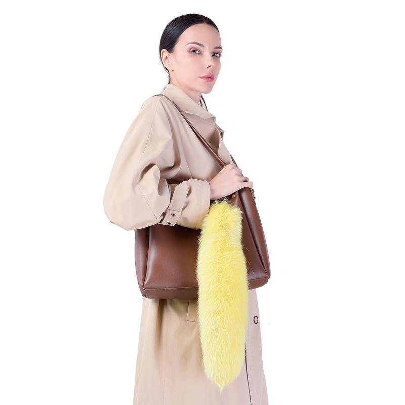 Серебристо-голубой кулон-шарм из натурального меха лисы - Женский аксессуар для сумки и брелок для ключей автомобиля