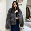 Nuovo cappotto corto sottile in peluche con inserti in pelo di volpe e pelo di visone artificiale per autunno e inverno