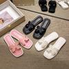 Летние шлепанцы в корейском стиле с квадратным носком для женщин и детей: Модные уличные пляжные сандалии