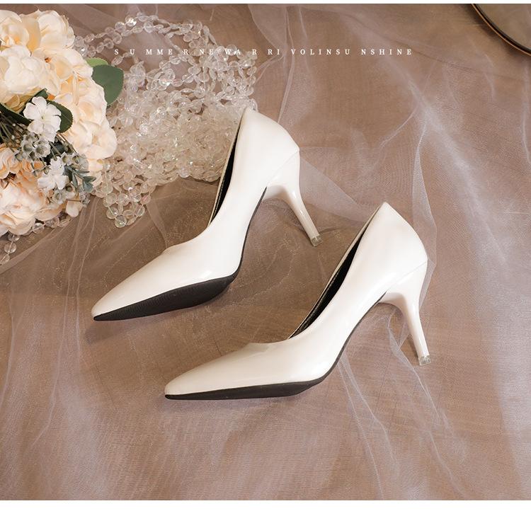 Черные туфли на высоком каблуке с красной подошвой для женской весны, новые, с острым носком, на тонком каблуке, сексуальные, с глянцевым темпераментом, одинарные туфли, женские туфли из лакированной кожи