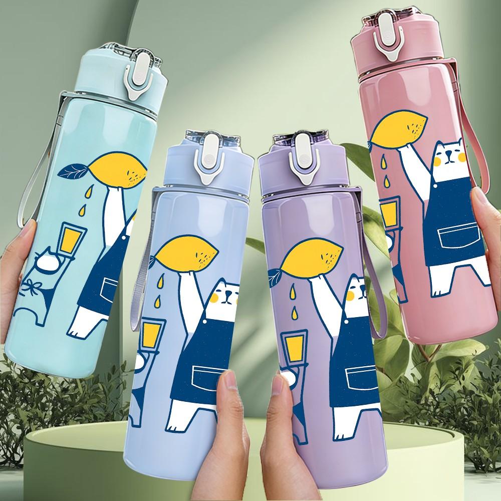 1PC Raincoat Bear And Small Pet 750ml Color Plastic Sports Water Bottle Leakproof Flip Straw Lid Suitable for Sports Office Home Use