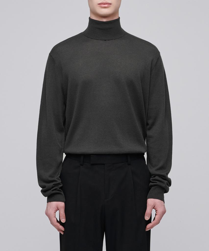 MUSINSA STANDARD Merino Wool Blend High-Gauge Turtleneck Knit [Gunmetal]