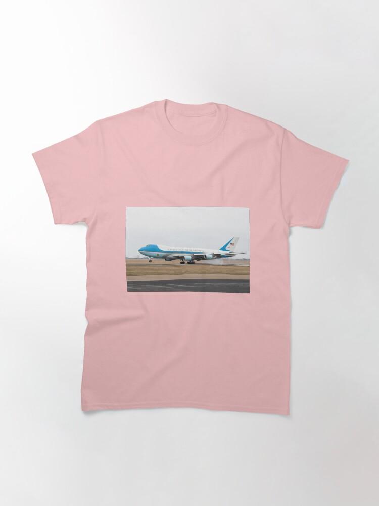Air Force One Air Force One touching down in Harlingen, Texas Classic T-Shirt