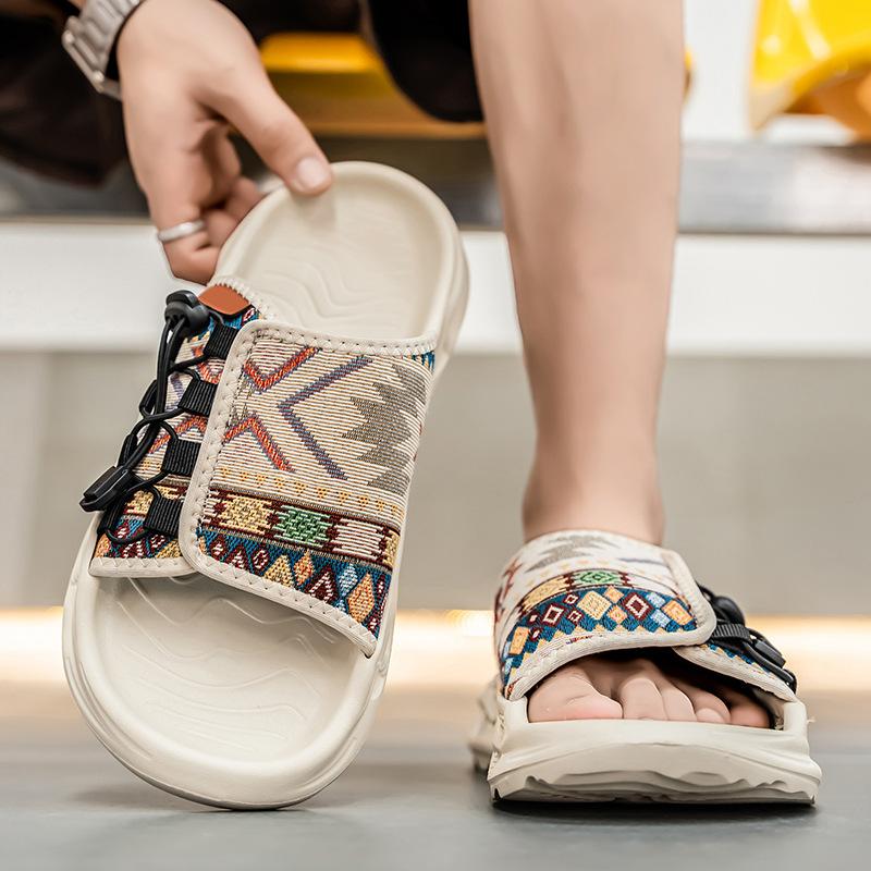 Slippers men's 2025 summer new wear non-slip men's outdoor sports and leisure thick bottom wading sandals