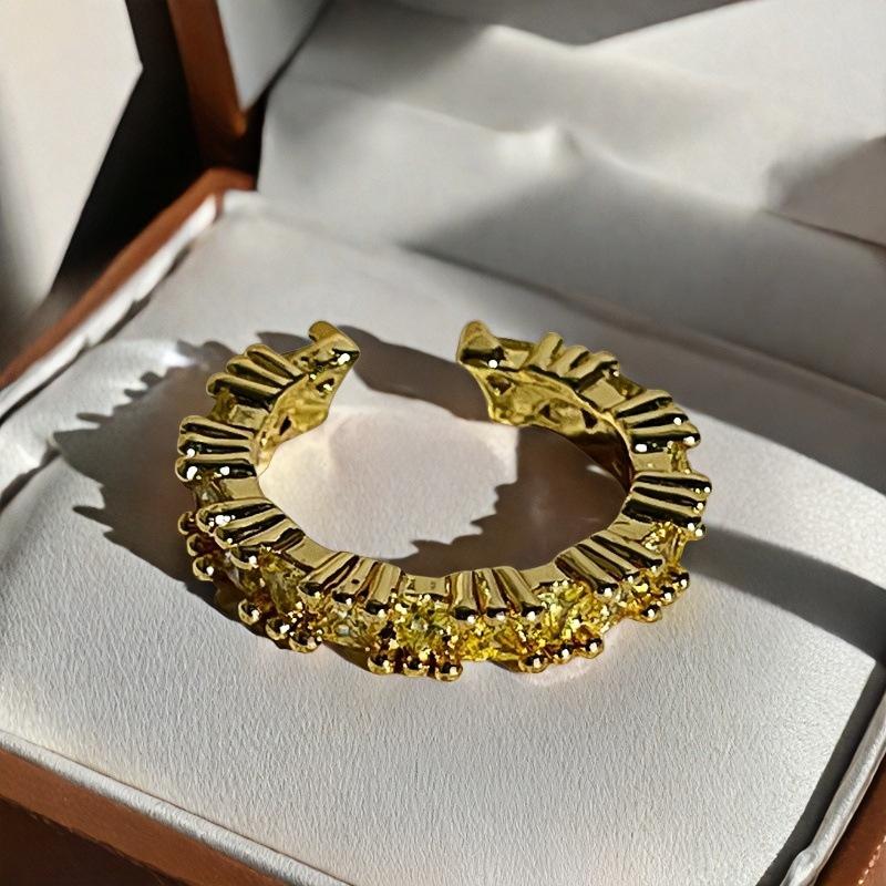 Blind Box Pair, Peach Blossom Dripping Oil Butterfly Ring, Medieval French Retro Niche Design, Light Luxury Ring For Women