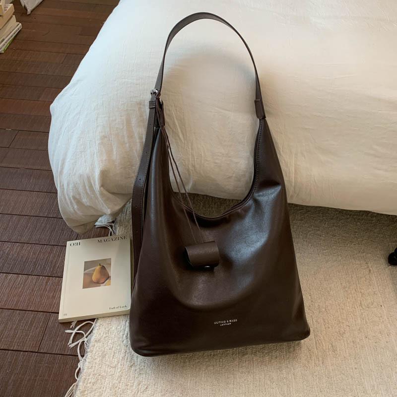 Осенне-зимняя ретро сумка-тоут большой вместимости женская 2025 новая модная наплечная сумка модная сумка для поездок на работу