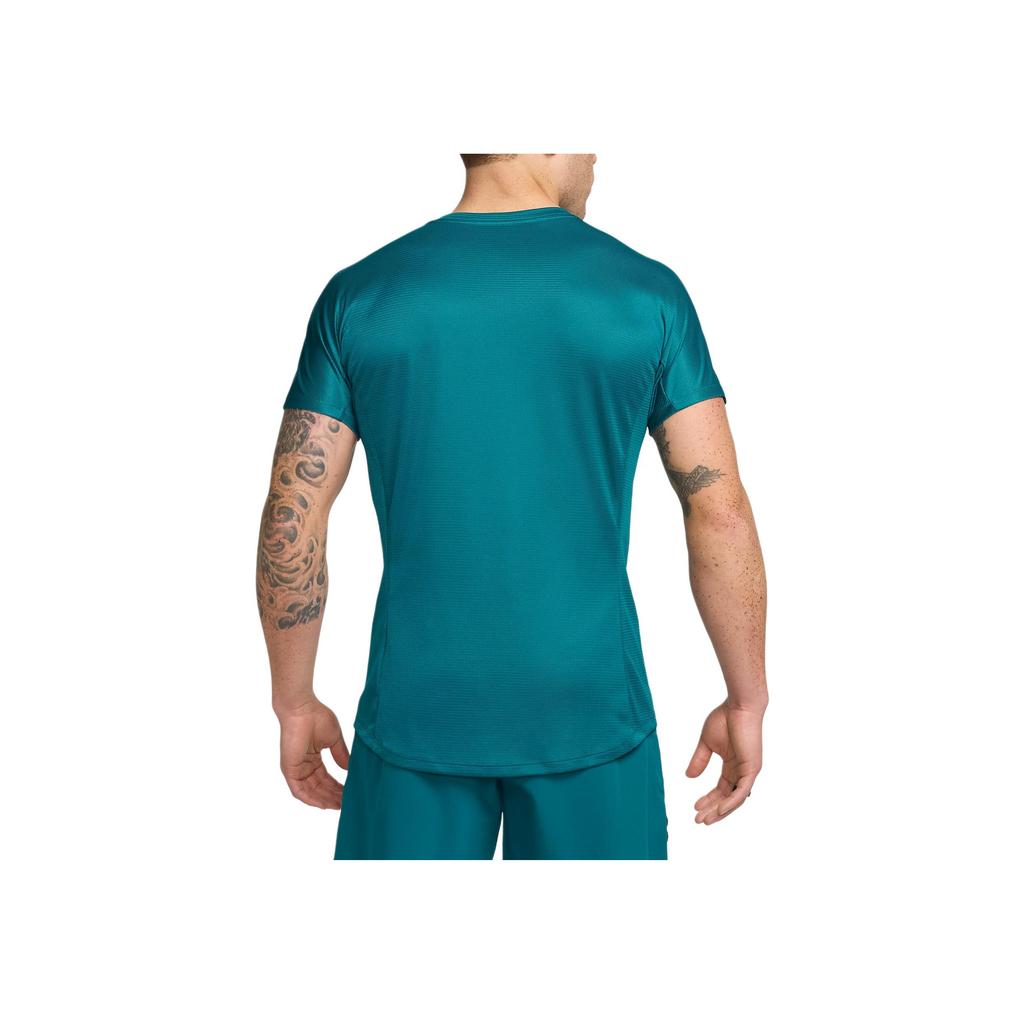 Nike Rafa Challenger Dri-FIT Однотонная футболка-пуловер с круглым вырезом и коротким рукавом с принтом логотипа Мужская одежда Топы Земляной-Синий Вольт DV2887-381