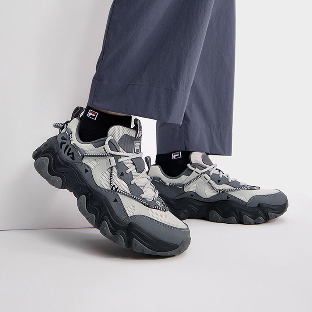 Fila Fluid 5 Кошачья лапка 5 Толстая подошва Мода Увеличение роста Универсальные Низкие кеды Повседневная обувь Мужские кроссовки Серый F12M432101FPA