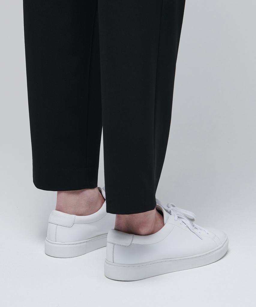 MUSINSA STANDARD Lightweight Wide Drawstring Banded Crop Slacks [Black]