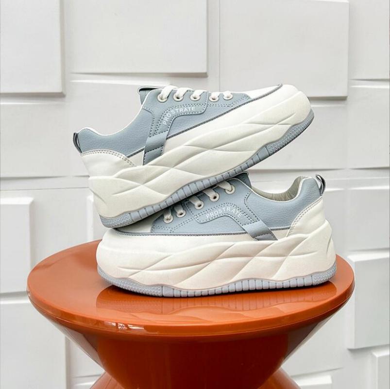 Новые кроссовки на платформе для женщин со шнуровкой, женские удобные кроссовки из вулканизированной стали для бега, спортивные кроссовки на толстой подошве