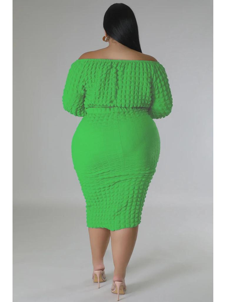 Коллекция осень 2023: Женский костюм-двойка с одним плечом большого размера с однотонным узором