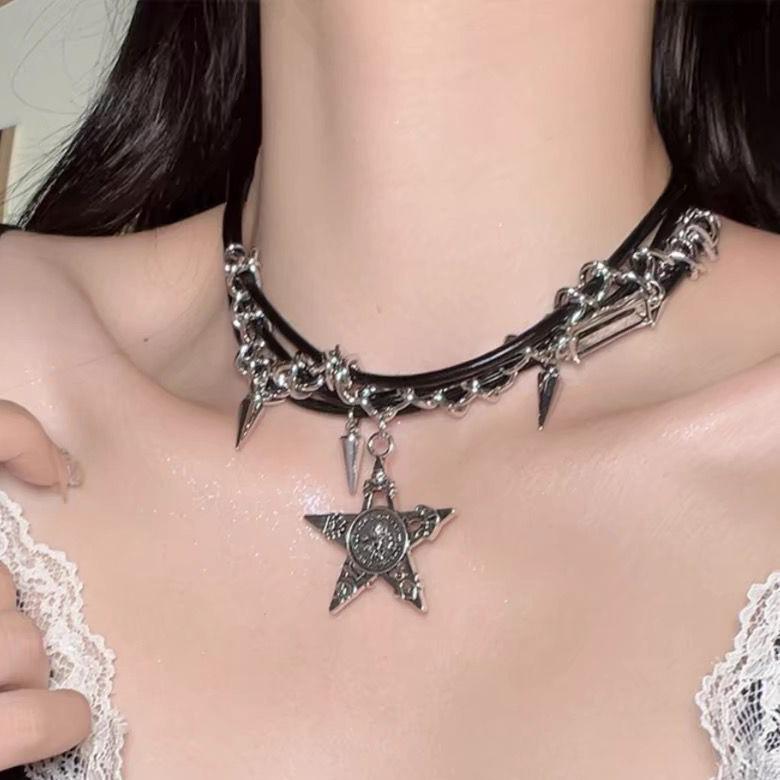 Love Heart Rivet Punk Choker Necklace - Y2K Subculture Clavicle Chain