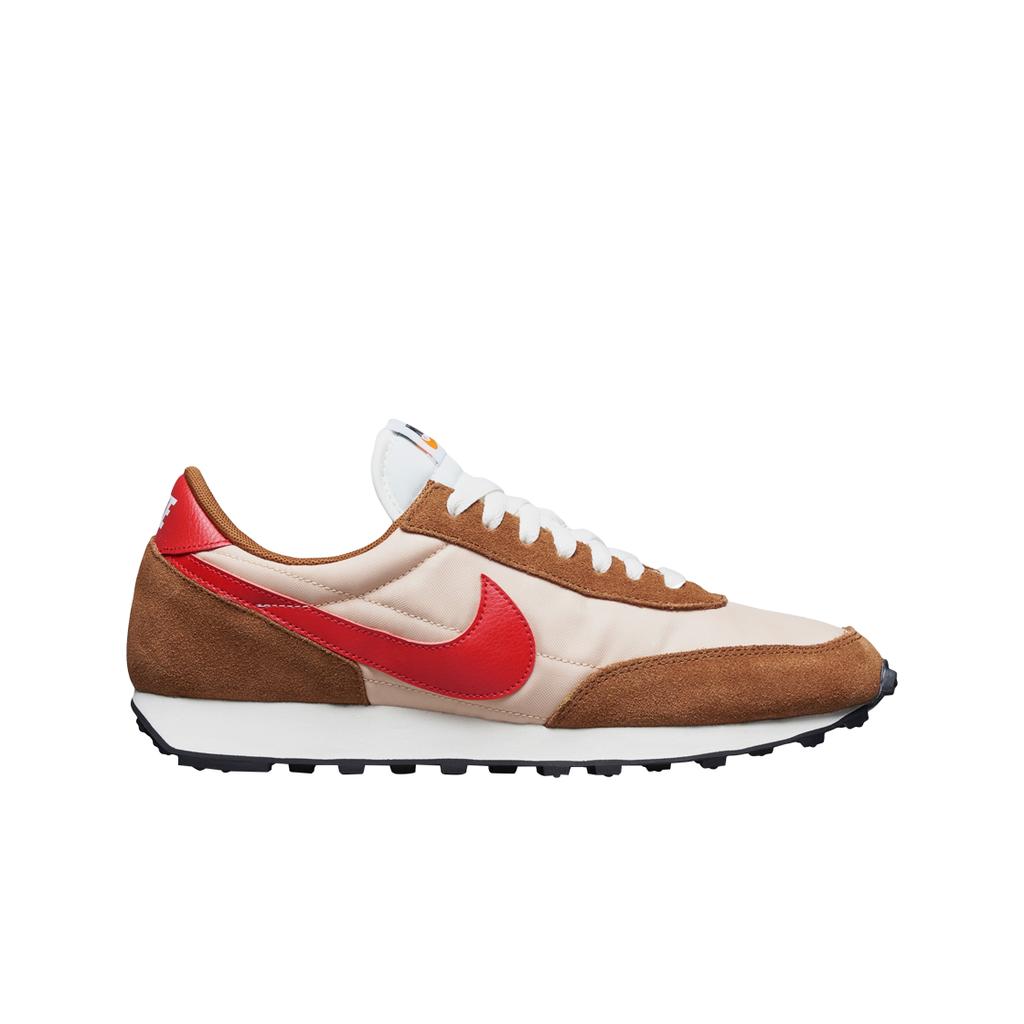 (в) Nike Daybreak Shimmer University Red