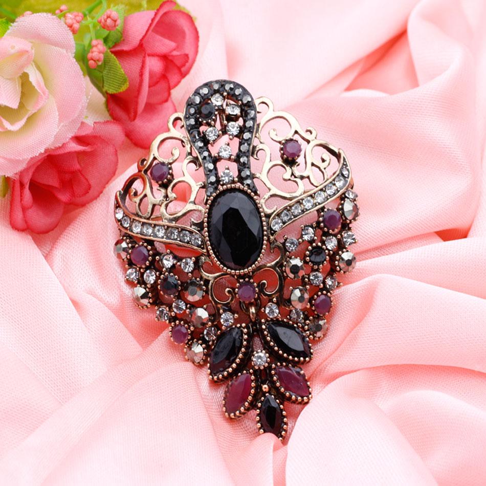 Women's Ethnic Hollow Flower Retro Brooch Antique Gold Color Circular Resin Scarf Corsage Light Jewelry Gift
