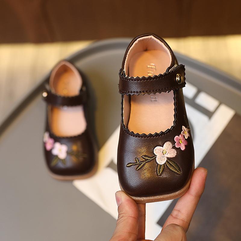 Кожаные туфли для девочек весна-осень детская принцесса мягкая подошва Лолита японские мокасины обувь мода дети 2024 вышивка ПУ