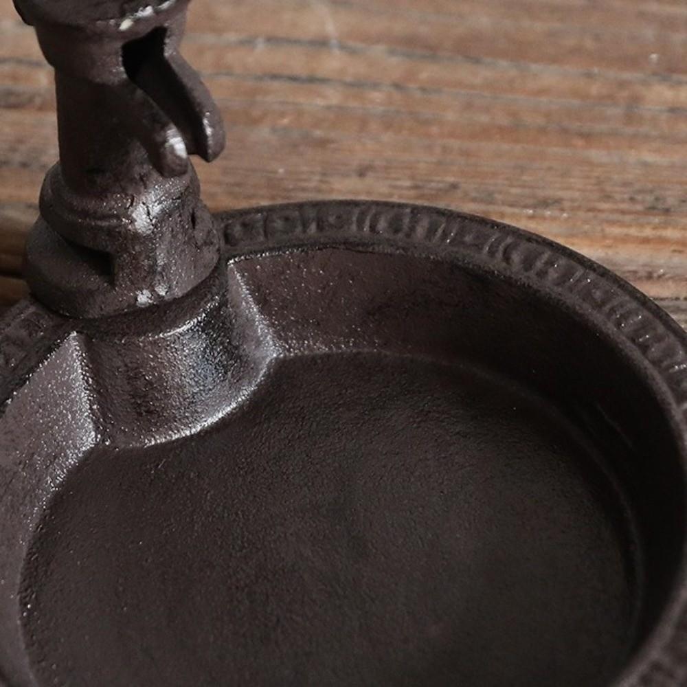 Creative Cast Iron Bird Feeder Weather Resistant Windproof Bird Food Pot Rustic Water Pump Shape Birdbath Home Decoration