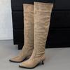 Ботфорты для женщин, большой обхват голенища, 2025 осень-зима, новая замшевая модель с острым носком, тонким высоким каблуком, плиссированные ботинки-чулки