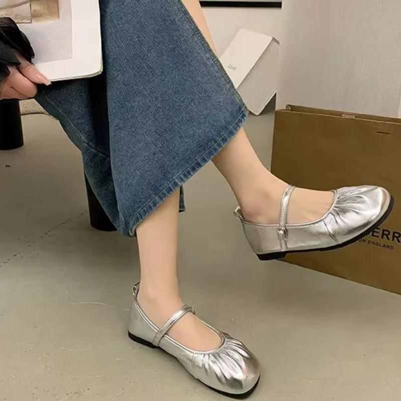 Модные белые кроссовки, женские туфли на плоской подошве, универсальные, мягкие, с круглым носком, с неглубоким вырезом, новые летние, ретро, повседневные, из искусственной кожи, резиновые, для отдыха, на шнуровке