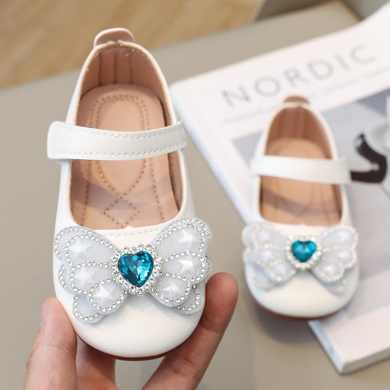 Кожаные туфли для маленьких девочек, милые детские повседневные балетки принцессы для свадебной вечеринки, со стразами, бабочкой, кристаллами, сердечком, модные, новые, мягкие