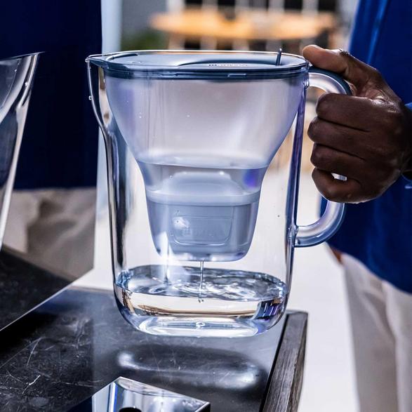 Brita style essential graphite filter jug
