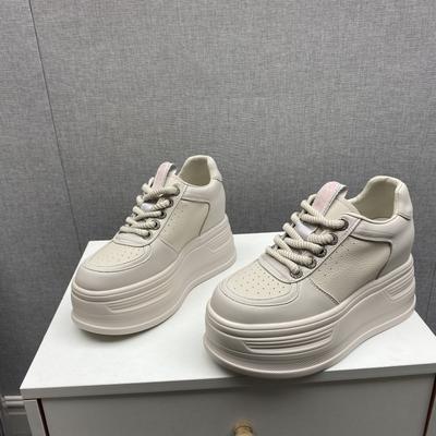 Модные кроссовки сетка женская обувь платформа дышащие розы толстая подошва мода 2025 весна увеличенные внутренние натуральная кожа женские