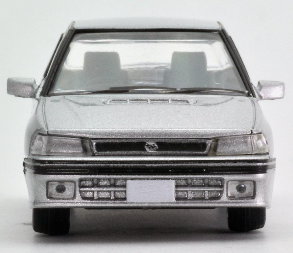 Tomica Limited Vintage Neo Масштаб Subaru Legacy GT Готовая модель 1/64 LV-N132b (Серебряный)