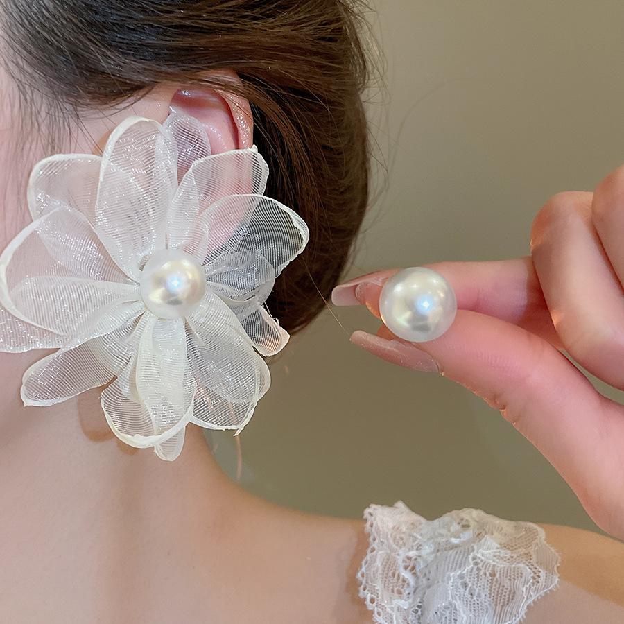 Silver Needle Super Fairy Elegant Bow Flower Stud Earrings French Light Luxury Earrings Literary Style Sweet Versatile Earrings