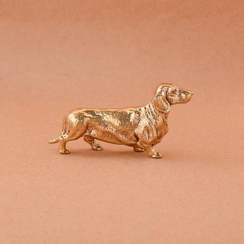 Латунная колбаса Собака Украшение для домашнего офиса Настольные маленькие украшения Чайный питомец Собака со знаком зодиака Латунные поделки