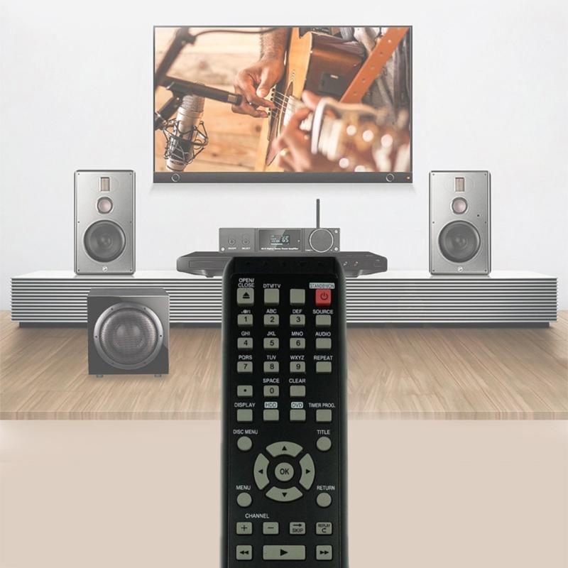 Простой в использовании пульт дистанционного управления для DVD-рекордеров с интуитивно понятным расположением кнопок для домашнего использования или в поездках, обеспечивающий удобное управление