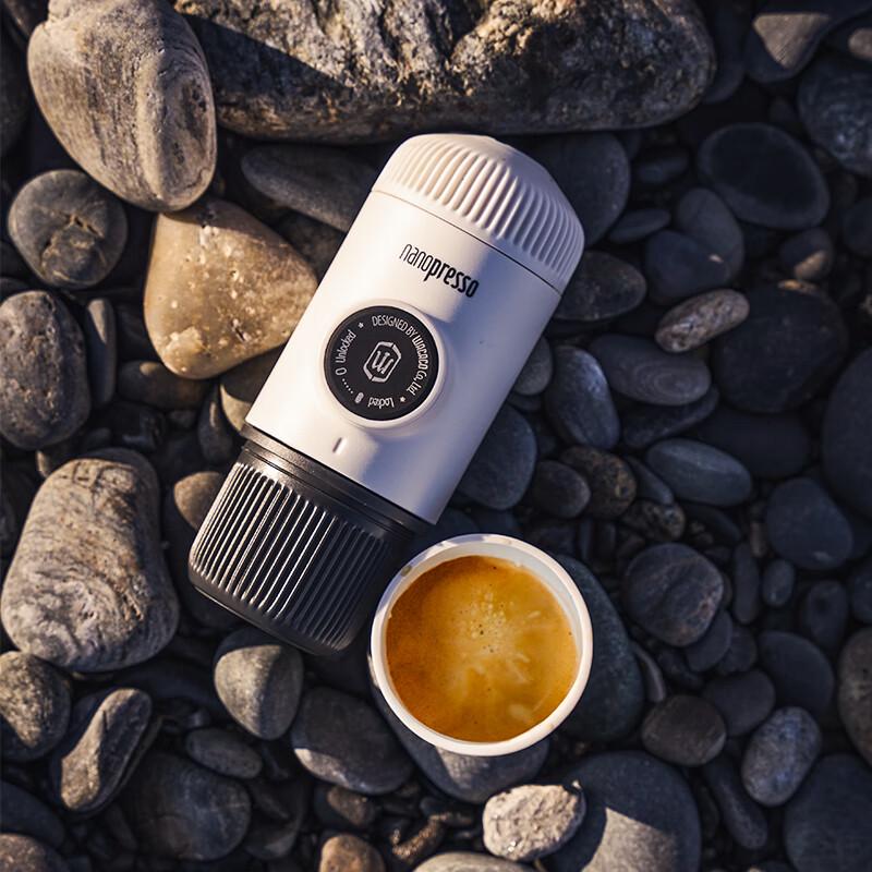 Портативная эспрессо-машина WACACO Nanopresso с чехлом