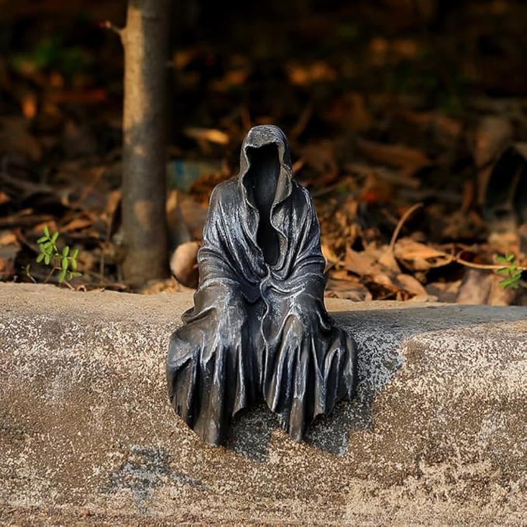 Готический декор, настольная статуэтка таинственного Мрачного Жнеца - готический жуткий декор для сада или книжной полки - 12 см фигурка из смолы - готический декор для книжной полки