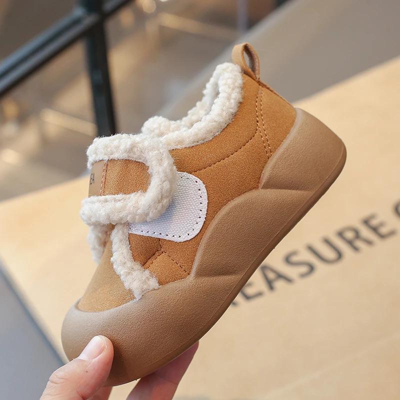 2024 Детские меховые кожаные туфли для девочек, зимняя новая мода в корейском стиле, мягкая подошва, нескользящая, универсальная, шикарная, повседневная обувь