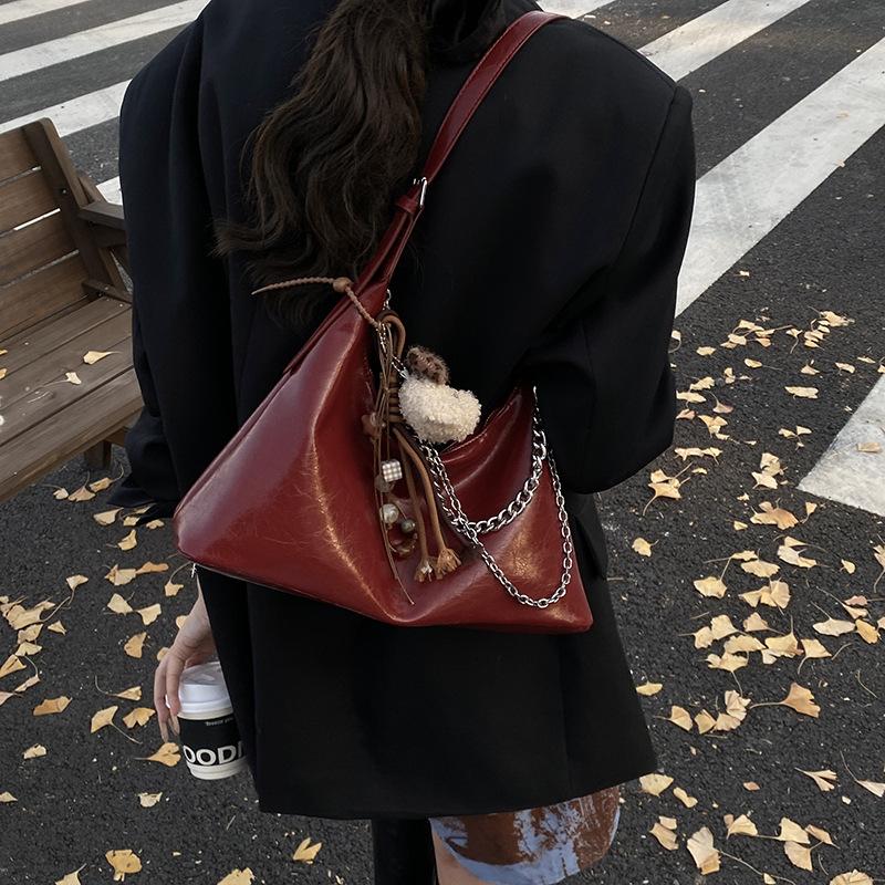 Сумка подмышку женская сумка ретро 2025 новая мода универсальный нишевый дизайн высококлассная женская наплечная сумка-мессенджер