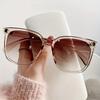Chic UV400 Women's Sunglasses Lightweight PC Frame Fashion Outdoor Travel Eyewear