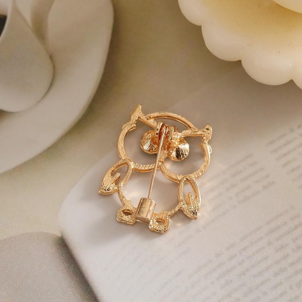 Hollow Animal Metal Pin Light Luxury Owl Badge Pin Fashion Jewelry Owl Rhinestone Brooch Gifts