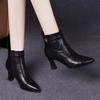 Модные сапоги на высоком каблуке, новинка 2024 года, осенне-зимние женские сапоги из мягкой кожи, модные короткие сапоги с острым носком, женские зимние сапоги из бархатного хлопка
