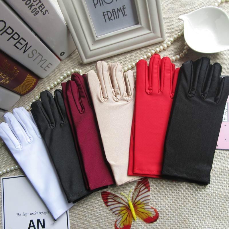 Атласные перчатки для торжеств