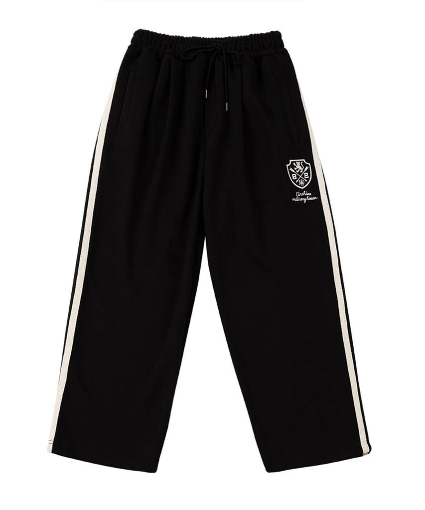 MOO [Fleece/Non-Fleece] Sporty Embroidered Single-Pleat Balloon Wide Track Pants - Black