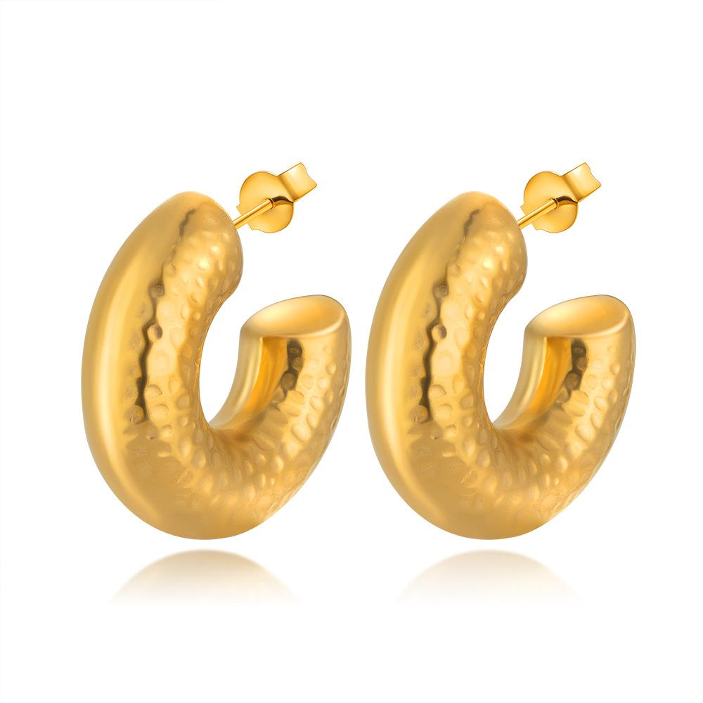 European and American high-end stainless steel hollow ear clips, retro style light luxury women's simple titanium steel earrings and earrings.