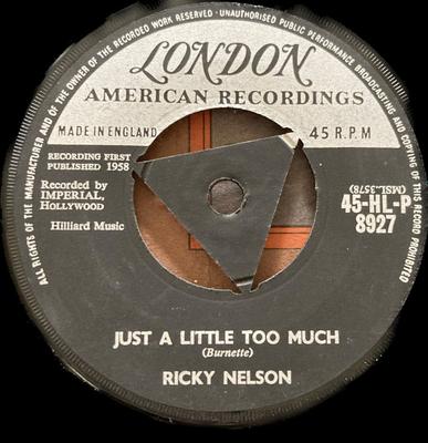 7-дюймовая пластинка РИКИ НЕЛЬСОН - Just A Little Too Much 45HLP8927 London Records, 1959 UK Рок Б/У