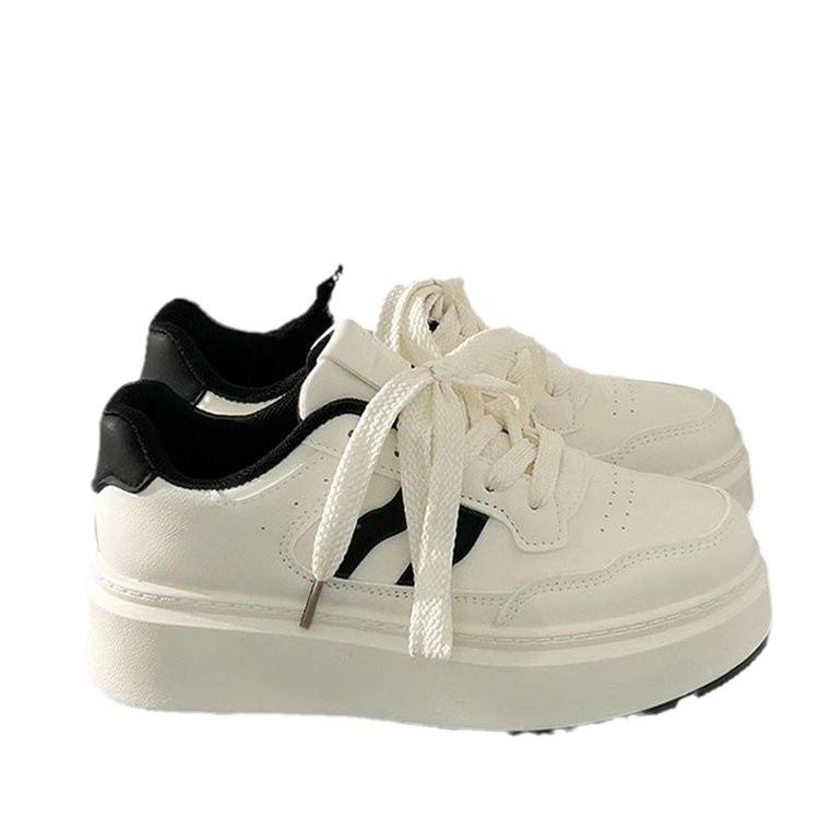 Кеды на толстой подошве с увеличением роста 2024 осень новые модные универсальные маленькие белые туфли легкие повседневные спортивные туфли женские