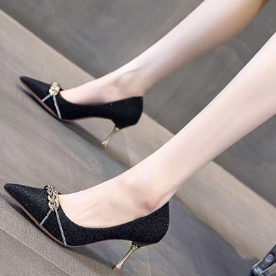 Зима 2025 Черные французские туфли на высоком каблуке для женщин - Новый нишевый дизайн, стиль с мелким вырезом