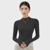 Женская облегающая рубашка с длинным рукавом и полуводолазкой — незаменимый предмет гардероба на осень/зиму в черном или белом цвете
