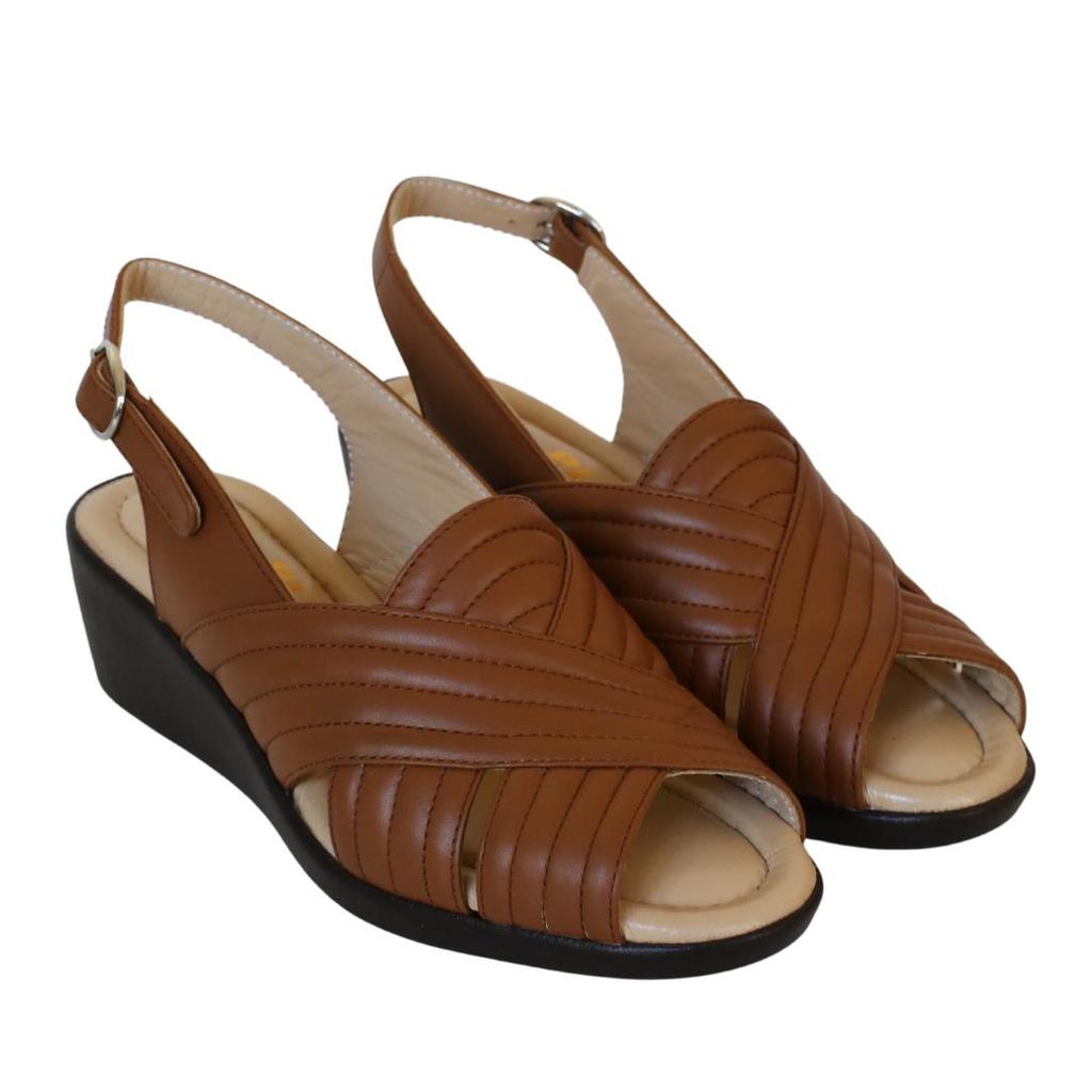 Женские туфли на танкетке из натуральной кожи